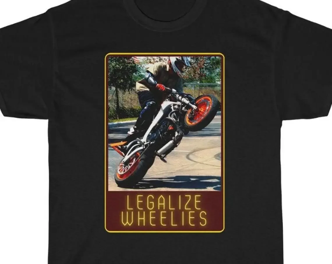 Легализующая Wheelies-это рубашка для тех, кто любит трюки на мотоцикле или просто любит мотоциклы. -Трюковый гонщик ездит на колесе.