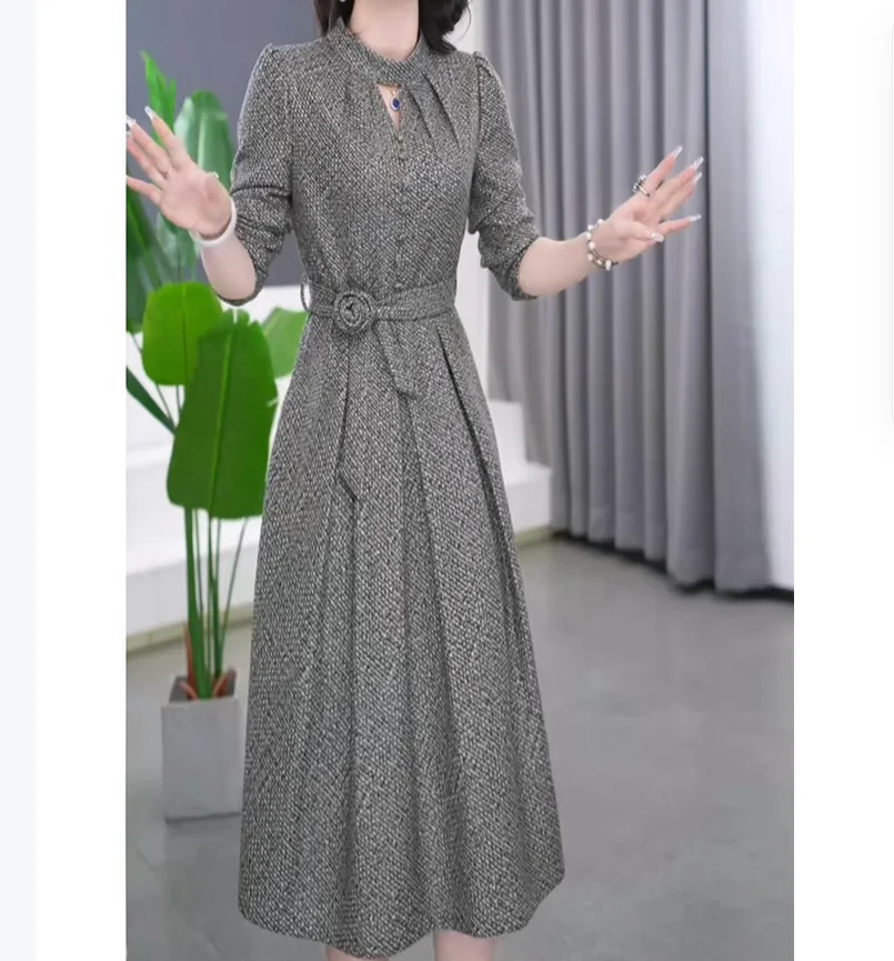 

Spring and Autumn slim fit and slimming temperament long sleeved dress