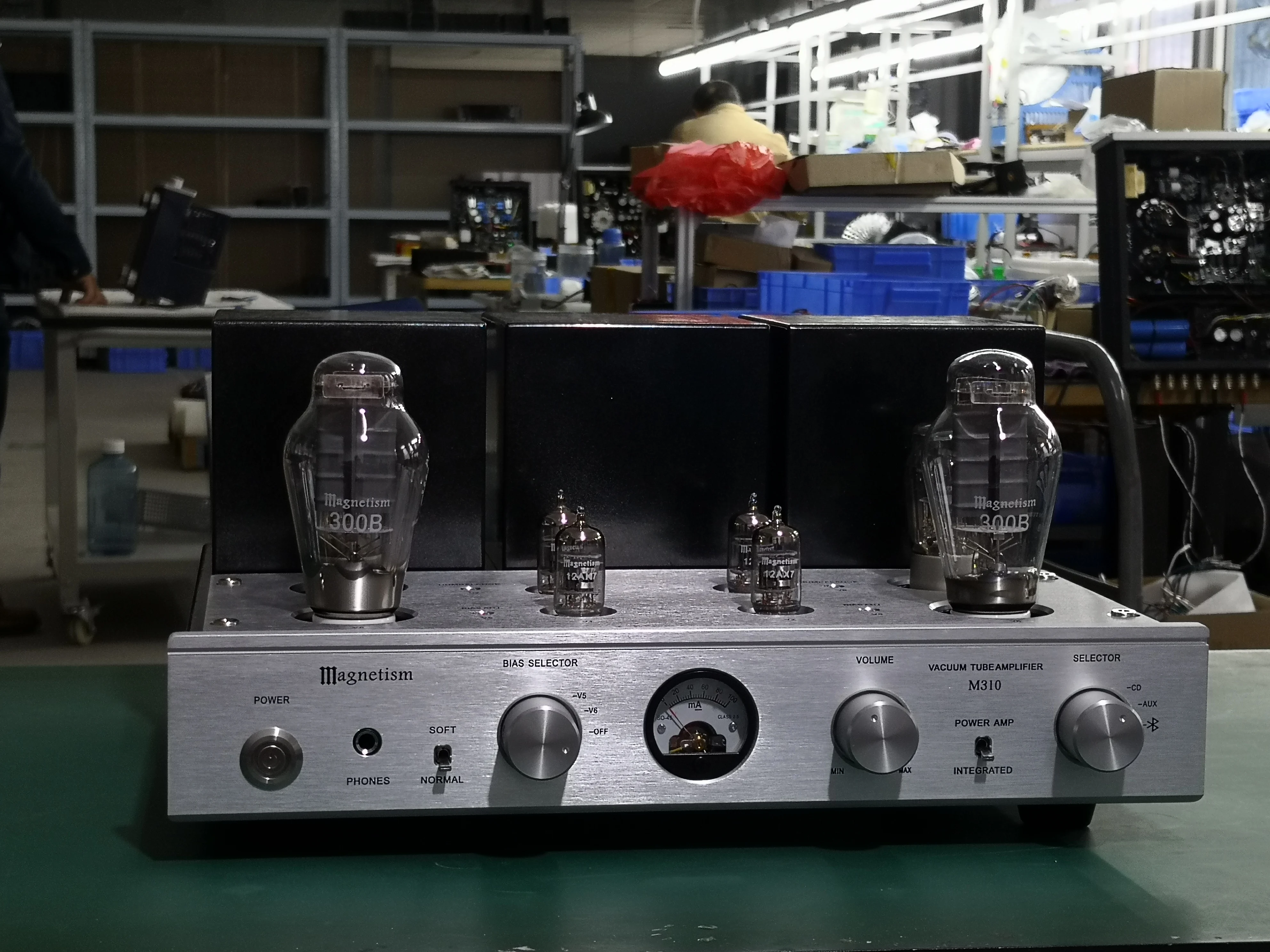 

2022 NEWest 8W*2 300B tube amplifier M310 tube amplifier 300B*2, 5Z3PA*2, 12AX7*2, 12AU7*2, frequency response: 18HZ~32KHZ