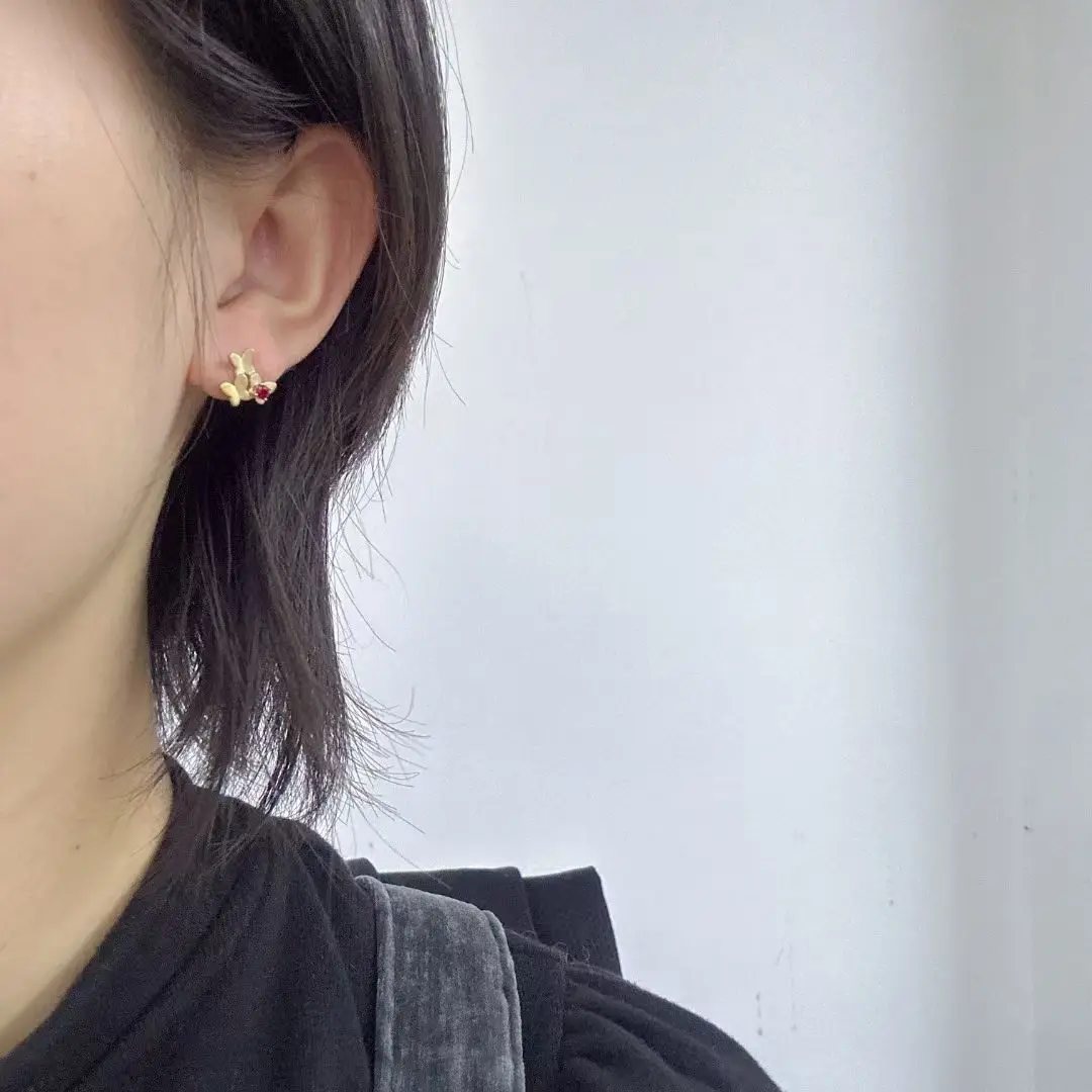 معتمد 9K الذهب الحقيقي الطبيعي روبي 0.15ct فراشة الأذن مربط Pegion لون الدم الأحمر الأحجار الكريمة أقراط الراقية مجوهرات الخالدة