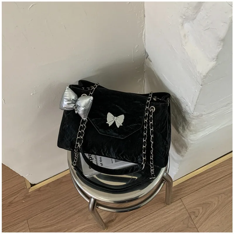 2026 New Fashionable Sweet Bow Chain Bucket Bag for Women, Light Luxury, Fresh and Versatile Single Shoulder Crossbody Bag