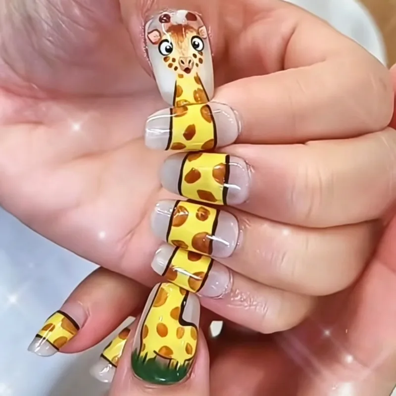 

24Pcs Fake Nails Cute and Whimsical Cartoon Giraffe Design Press-On Nails—Perfect as a Gift for Girls and Friends
