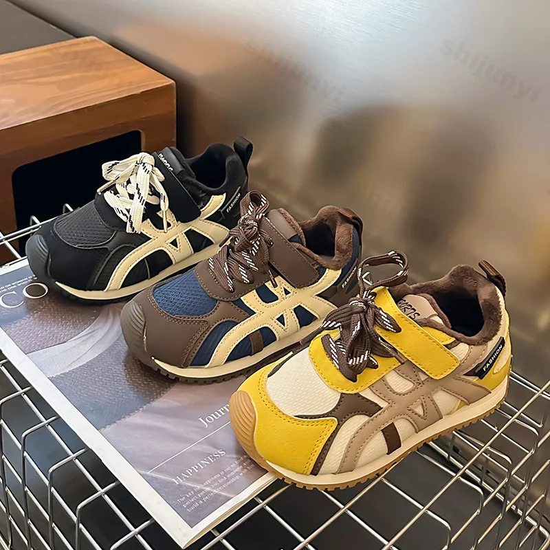 

Children's Fashion Warm Thickern Low Top Casual Shoes 2025 Winter Boys Color Blocked Versatile Plush Comfortable Cotton Sneakers