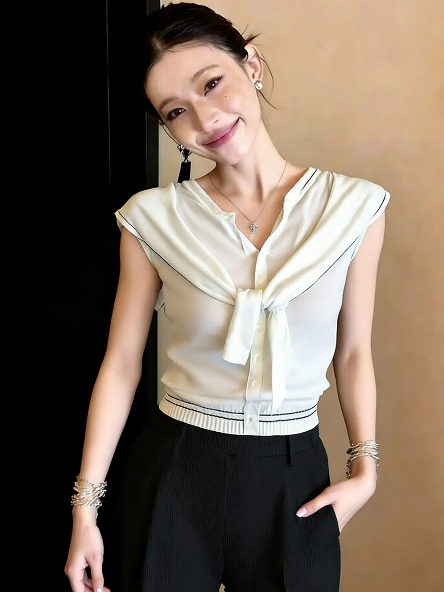 

Faionable oulder Wrap Svel Knitted Top Sli Trendy Fake Two-Piece Vest Top Korean Sle Straight Cut Silk Fabric