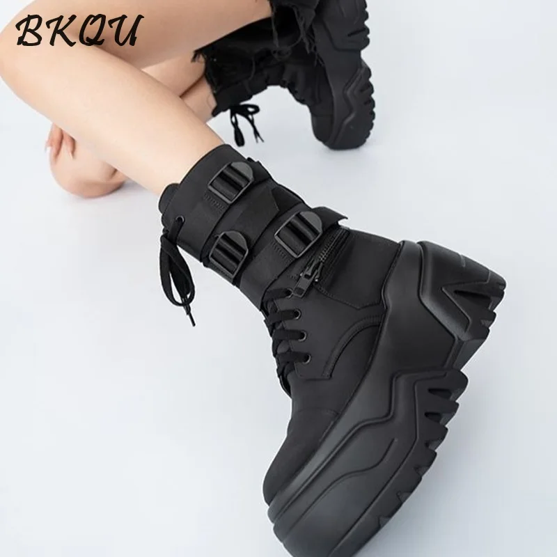 

BKQU Combat Boots with Extremely Thick Sole 9 Centimeters High Women Autumn 2025 Fashion Show English Style Thick Mid-calf Boots