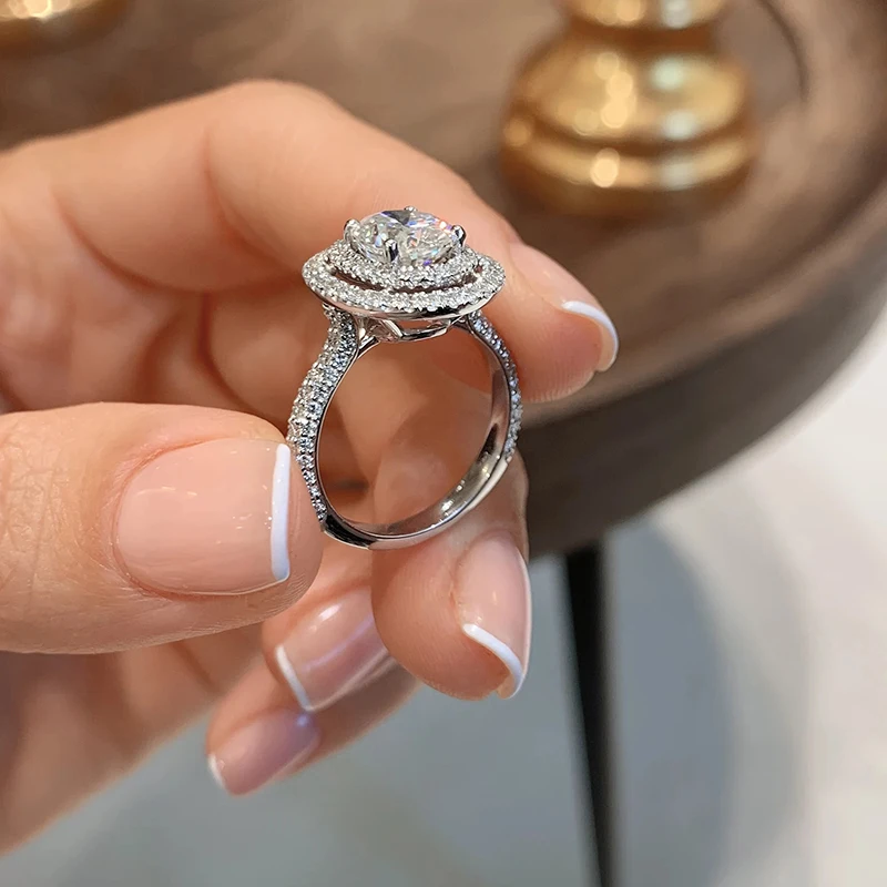 Huitan 2022 Wedding Trend Eternity Rings for Women Inlaid AAA Cubic Zirconia Elegant Oval Shape Band Rings Engagement Jewelry