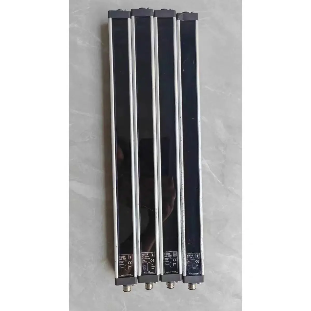 

1set NA-08E (NA-08R+NA-08T) FOTEK New Original Light Curtain Photoelectric Sensor NPN