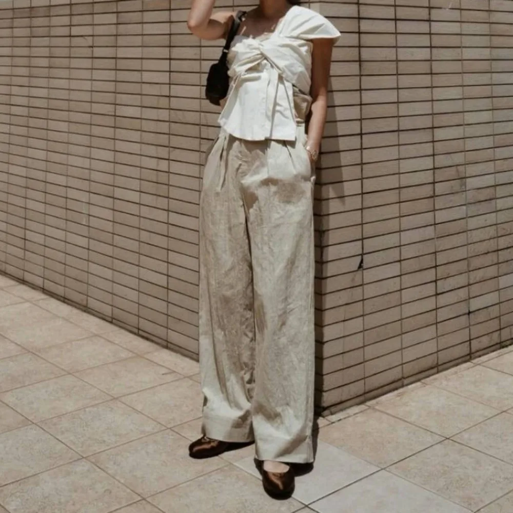 Kuzuwata Casual Sweet One-shoulder New Sling Shirt Simple Loose Soft All-match Ruched Blouses Japan French Style Slim Bow Blusas