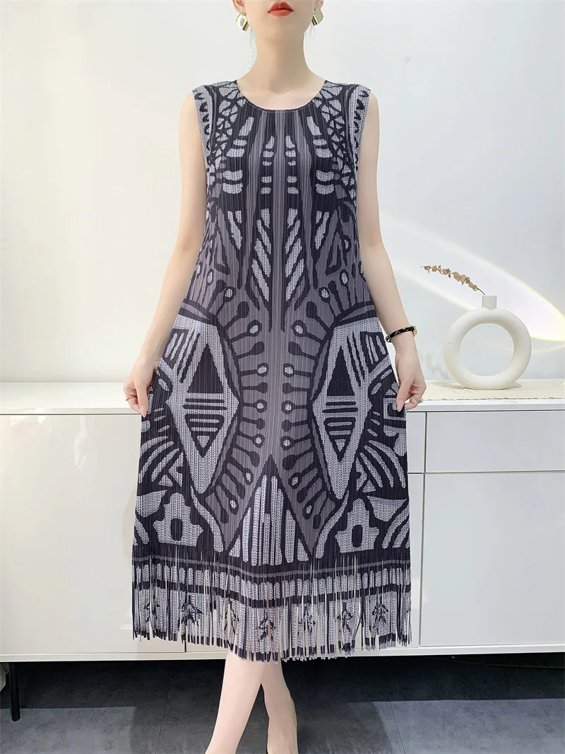 Faltbares Miyake Plissee-Quasten-Nischenkleid Damen Mittellanges Ärmelloses Enges Unterhemd-Rock 2025 Sommer Neu – Detail 2