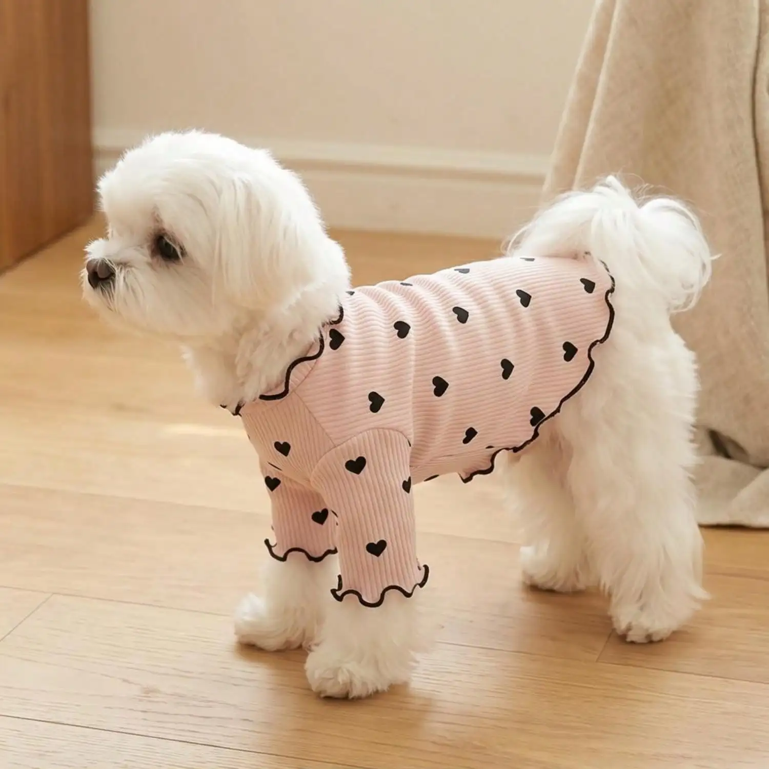 Geripptes Haustier-T-Shirt mit Herz- und Schleifendruck und Rüschenbesatz für kleine Hunde und Katzen – Detail 29