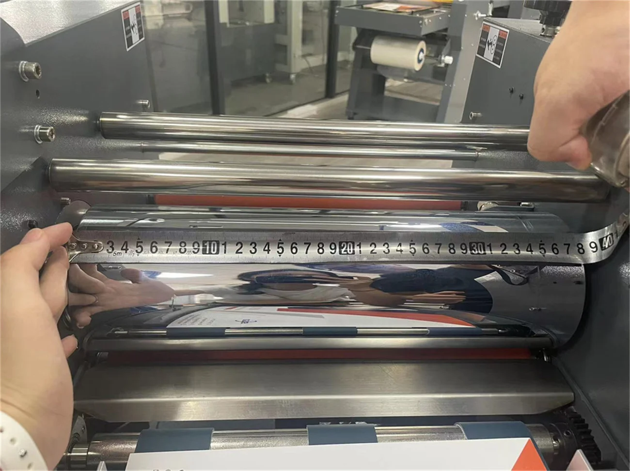 آلة الترقق الحرارية DSG-390C 2025 بحجم A3 آلة تصفيح مزدوجة الجانب ساخنة وباردة ورقة لللف؛ لفة لللف