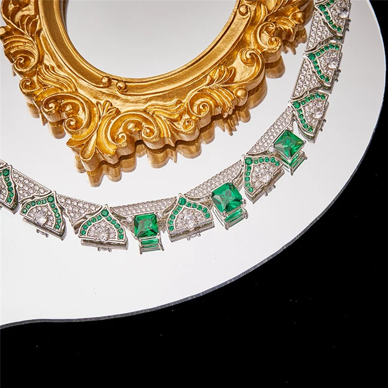 

CGG-Light Luxury High-End Dress Necklace, Diamond-Encrusted Lady's Daily Wear, Classic Jewelry Gift