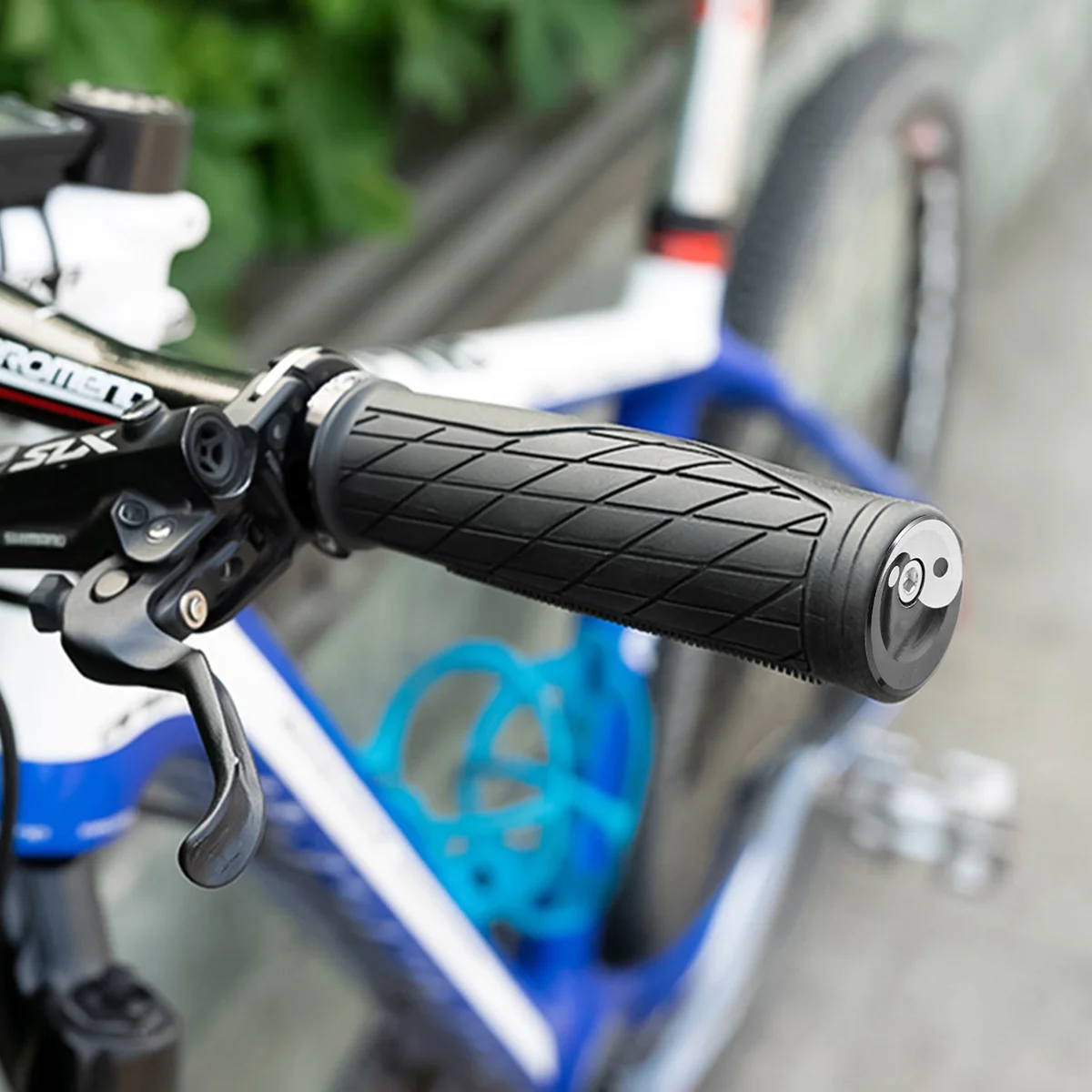 سبائك الألومنيوم المقود نهاية المقابس الذهبي قبضة الدراجة غطاء استبدال أجزاء لملحقات الدراجات النارية المقود