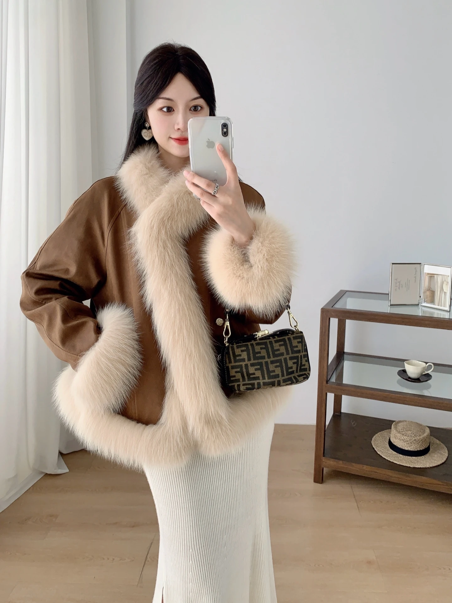 

Меховое пальто, женское замшевое пальто на гусином пуху, осенне-зимнее новое утягивающее пальто для молодых людей, люксовый бренд Gullianxi