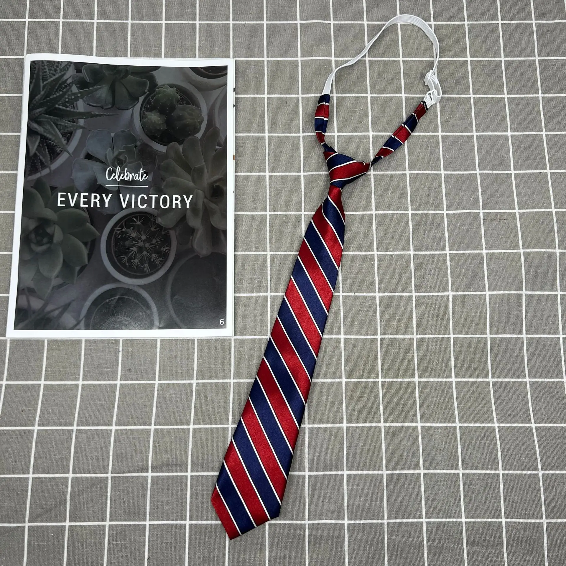 

School uniforms and ties for primary and secondary school students, free of tying, blue and red stripes, kindergarten children's