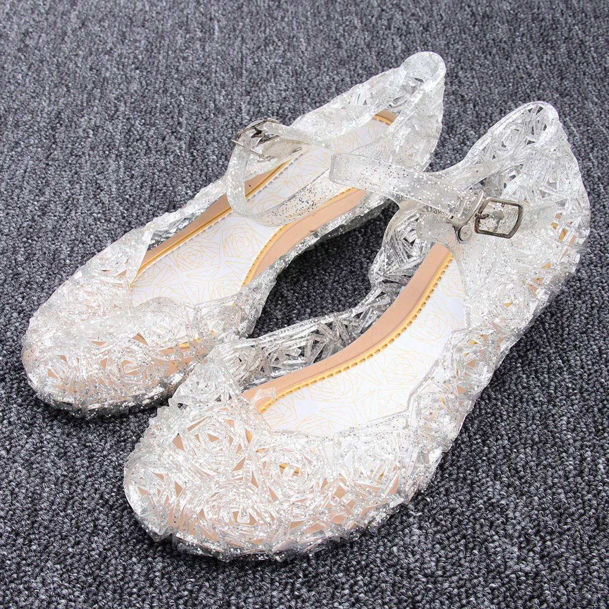 

1Pair Baby Sandals for Girls Fashion Summer Footwear Cute Adjustable Strap Jelly Shoes Comfortable Wear Ideal Gift for Little