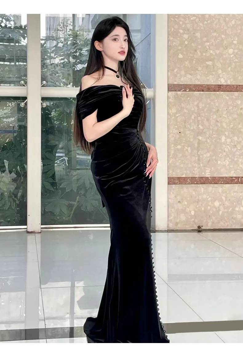 فساتين سهرة مخملية سوداء من L&P DQL Studio فستان حفلة موسيقية طويل قبالة الكتف وسحاب خلفي سويب تراين #1