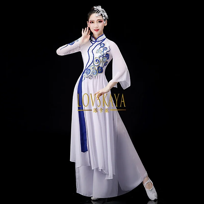 Blaues und weißes Porzellan Hanfu Fan Dance klassisches Tanz kostüm für Frauen im chinesischen Stil