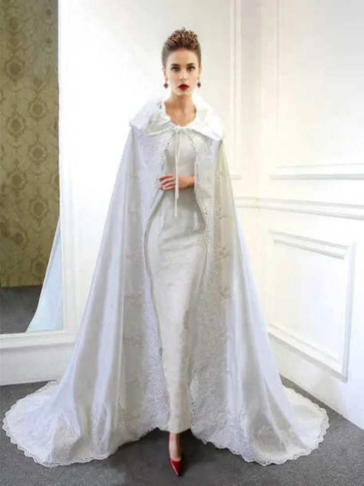 Gorgeous Wedding Customized Wraps Shawl Capes Long Train Lace Edge With Lace Appliques Bride Wedding Accessories