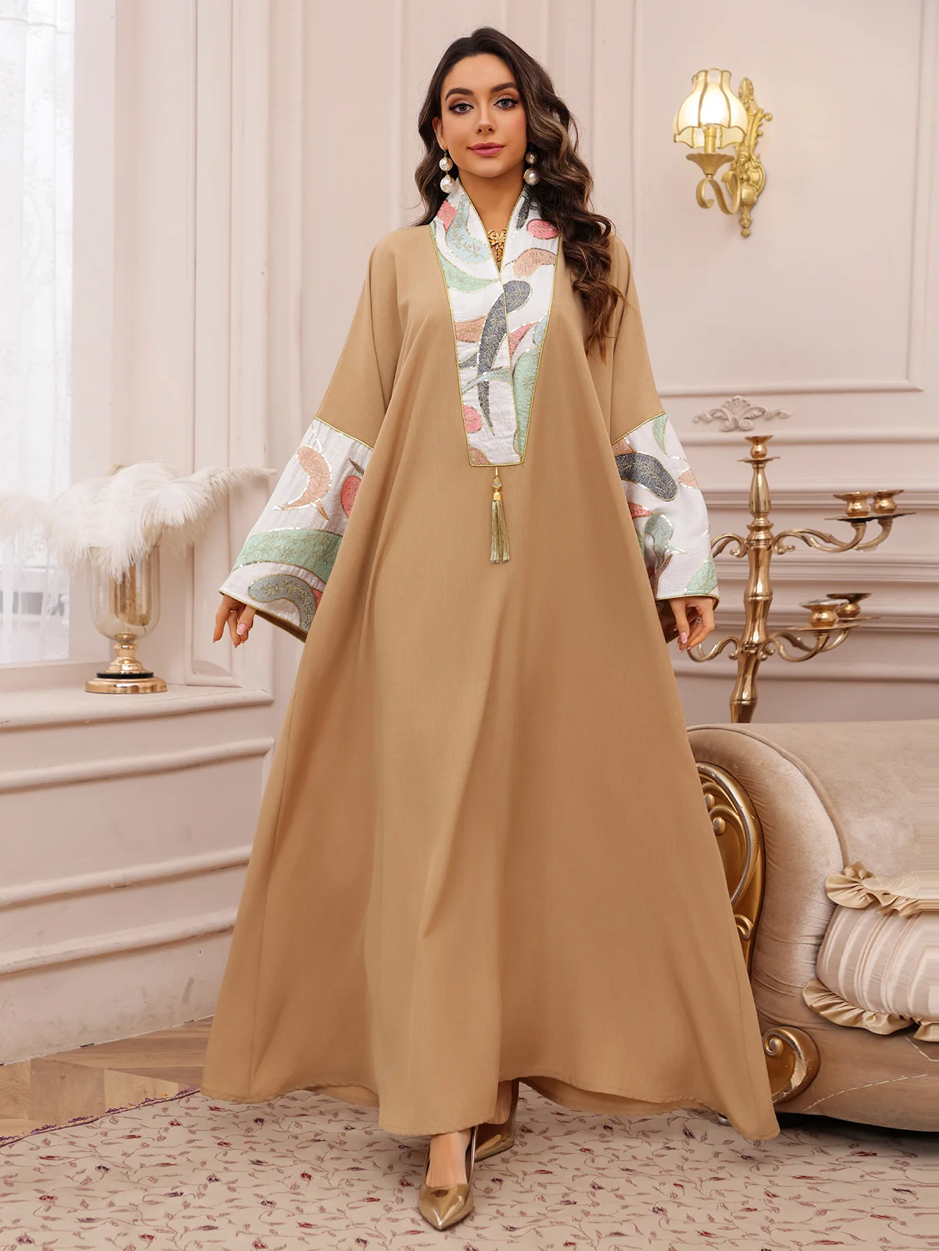 2025 Jalabiya Dubai National Women Robe Abaya muçulmano bordado emendado ​ ​ Vestido de festa à noite Dubai com borla, foto real