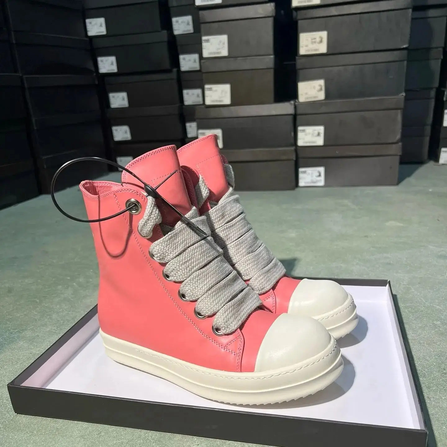 

Ricks Men Shoe Peach Pink Leather High Top Shoe Jumbo Laces Owens Women Sneaker Casual Shoe Boots Design Zipper Shoes Sneakers