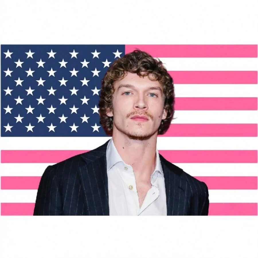 Connor Storrie Wandteppich mit amerikanischer Flagge in Rosa – Heißes Konkurrenz-Poster mit Schauspielermotiv, Wandbehang für die Inneneinrichtung |   Ästhetische Raumkunst