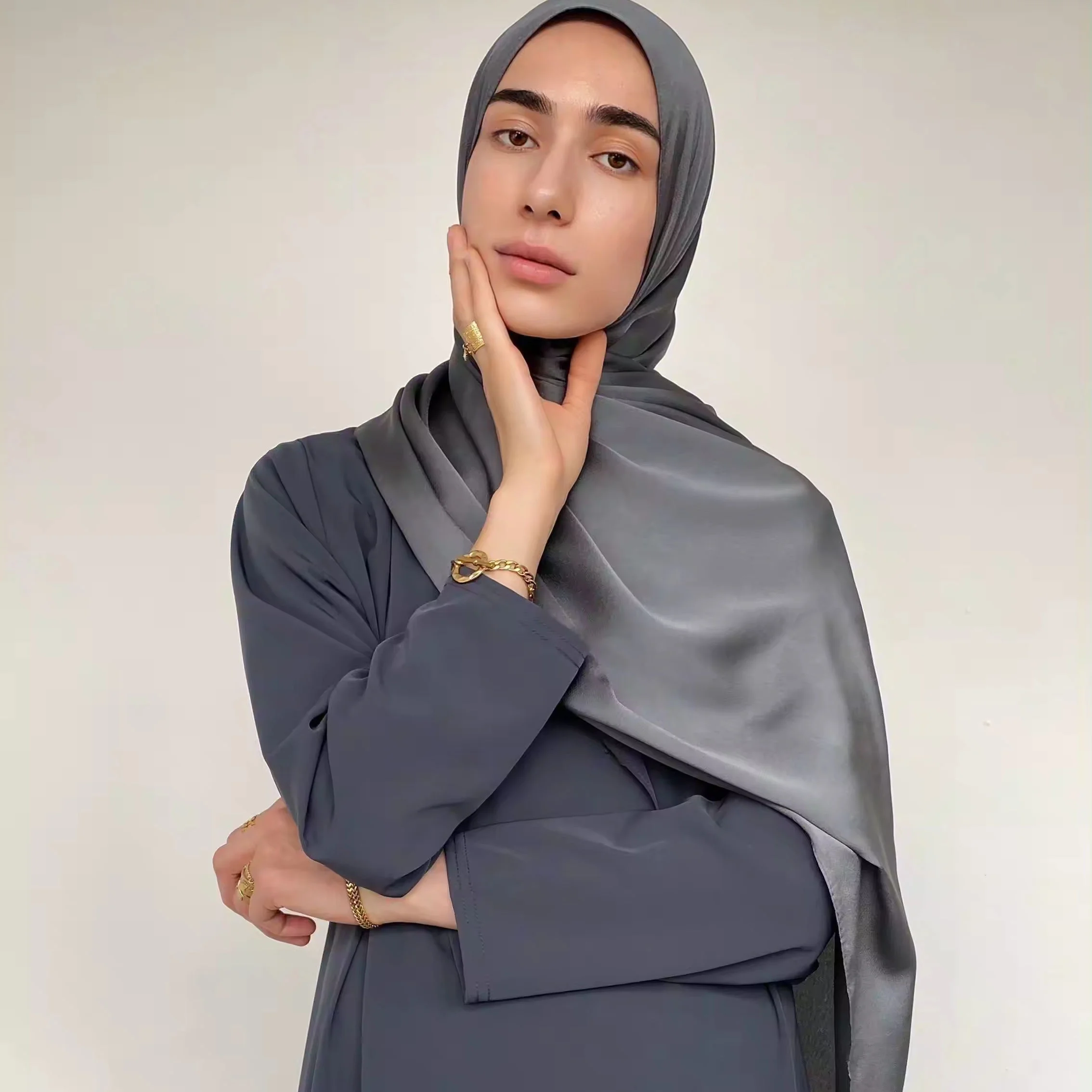 

Атласный шелковый Hjabs премиум-класса, однотонный однотонный шарф, мусульманские шали, исламский платок Tudung Bawal, атласный хиджаб