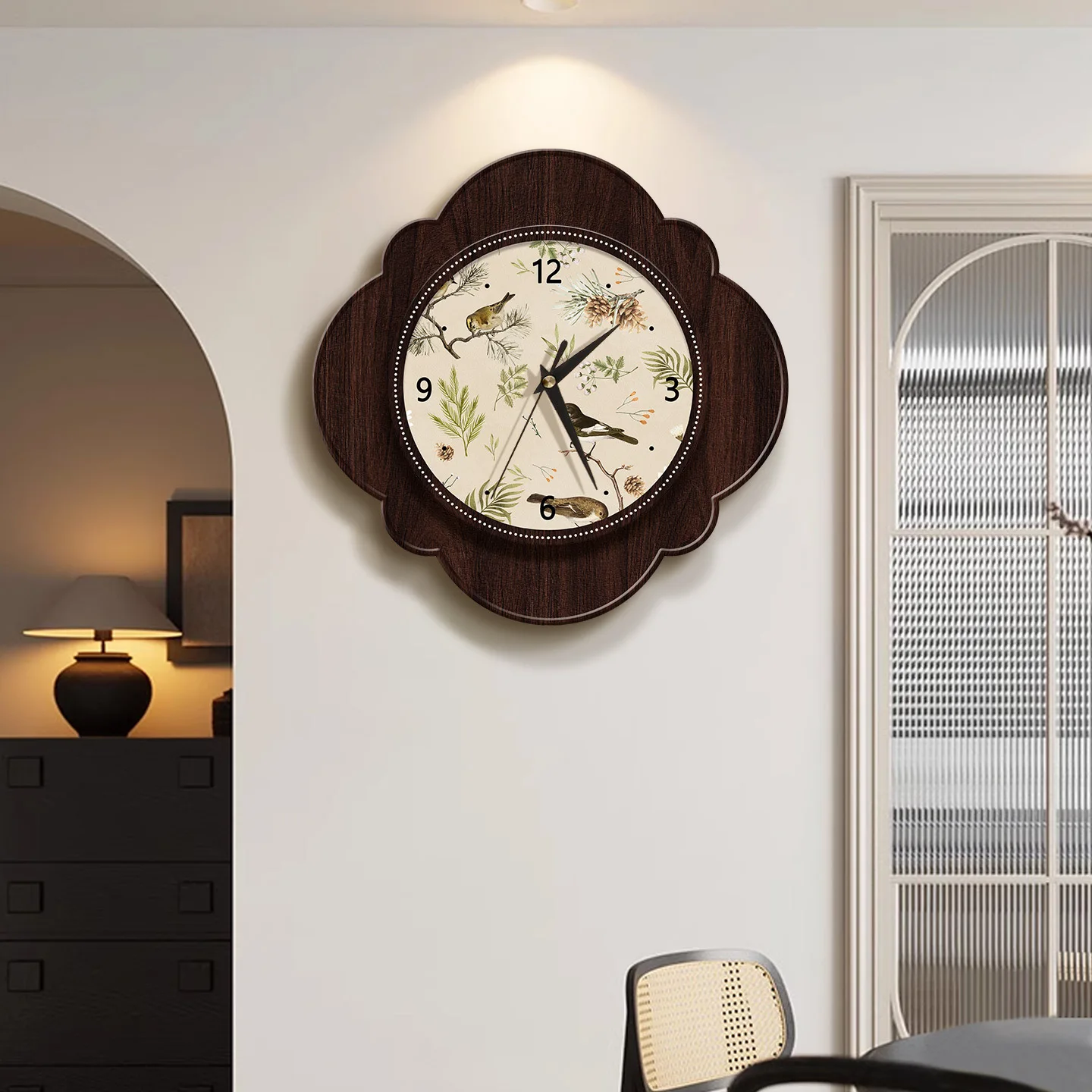 

Medieval silent clock French retro restaurant creative clock hanging wall high sense