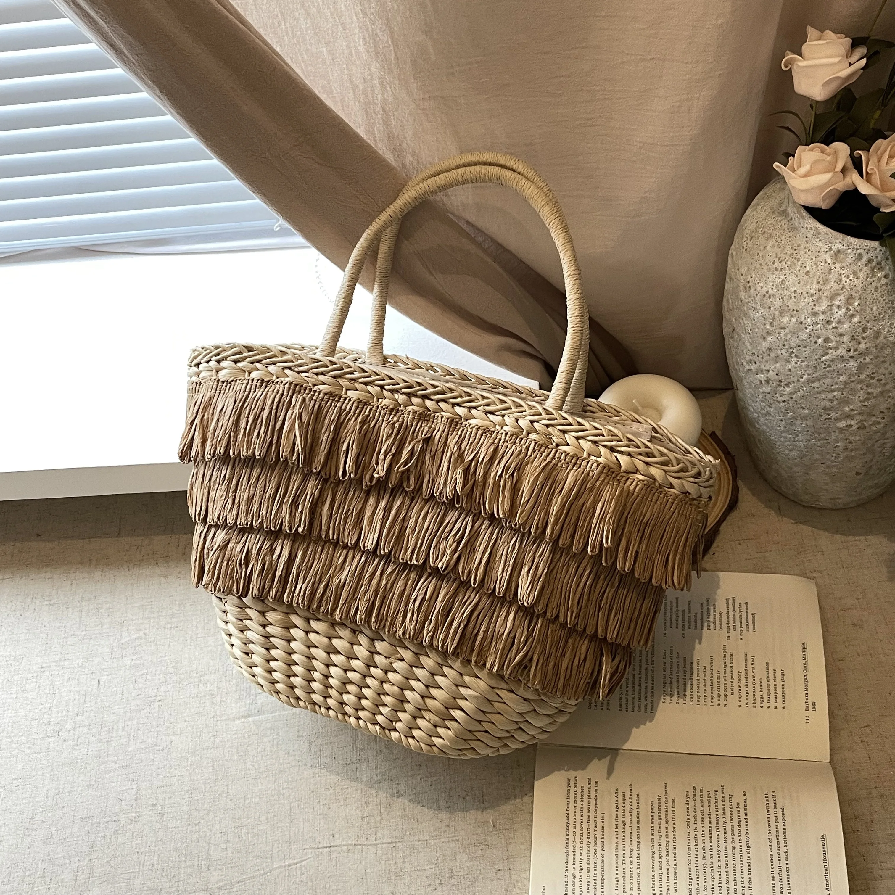 

New Spring/Summer Straw Handbag for Women; Fashionable Straw Tote Bag for Travel and Vacation; Daily Wearable Large Capacity Bag