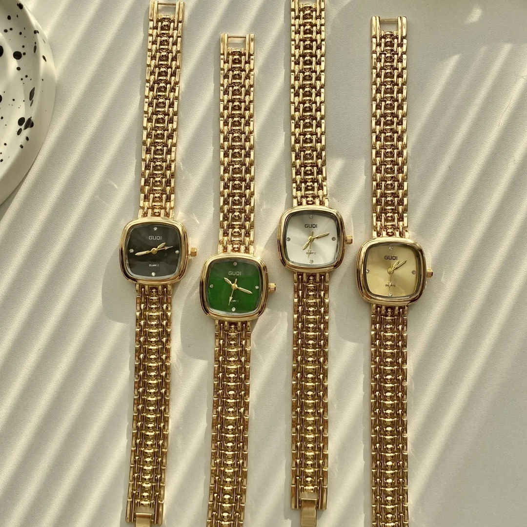 ساعة كوارتز ذهبية بسيطة للنساء ساعات كلاسيكية فاخرة هدية للسيدات بمينا صغير وحزام من الفولاذ المقاوم للصدأ ساعات يد Montre فام