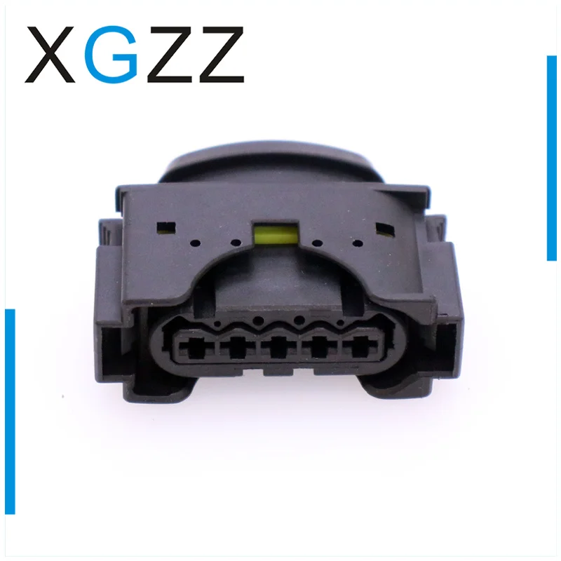 7056CA B-3.5-21 is suitable for Volkswagen turbocharged plug, air flow meter plug connector, including terminals