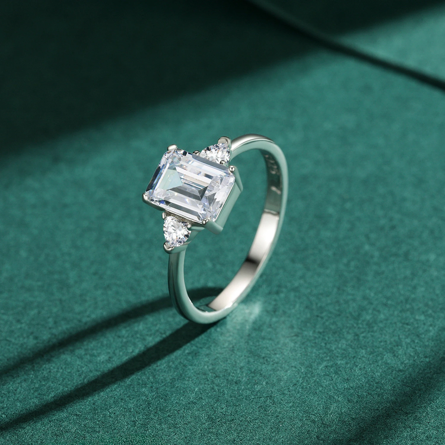 Modian 100% 925 Sterling Silver Luxury Rectangle Emerald Cut 2CT Clear AAAAA CZ Finger Rings For Women Statement Wedding Jewelry