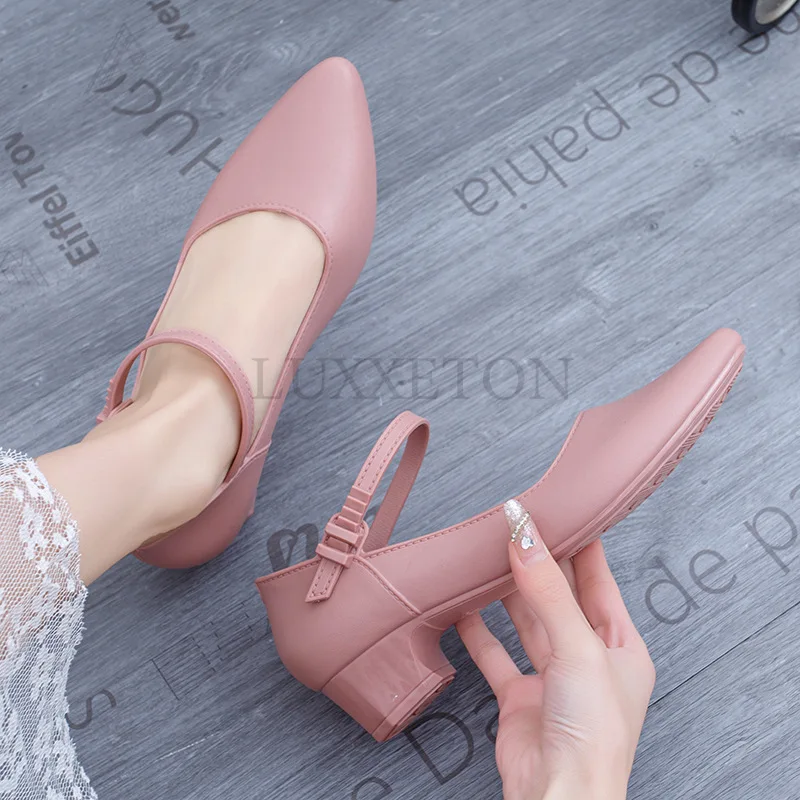 

Jelly Sandals Women Pointed Toe Chunky Med Heels Flip Flops Slingback Casual Candy Skidproof Beach Shoes for Women PVC Sandalia