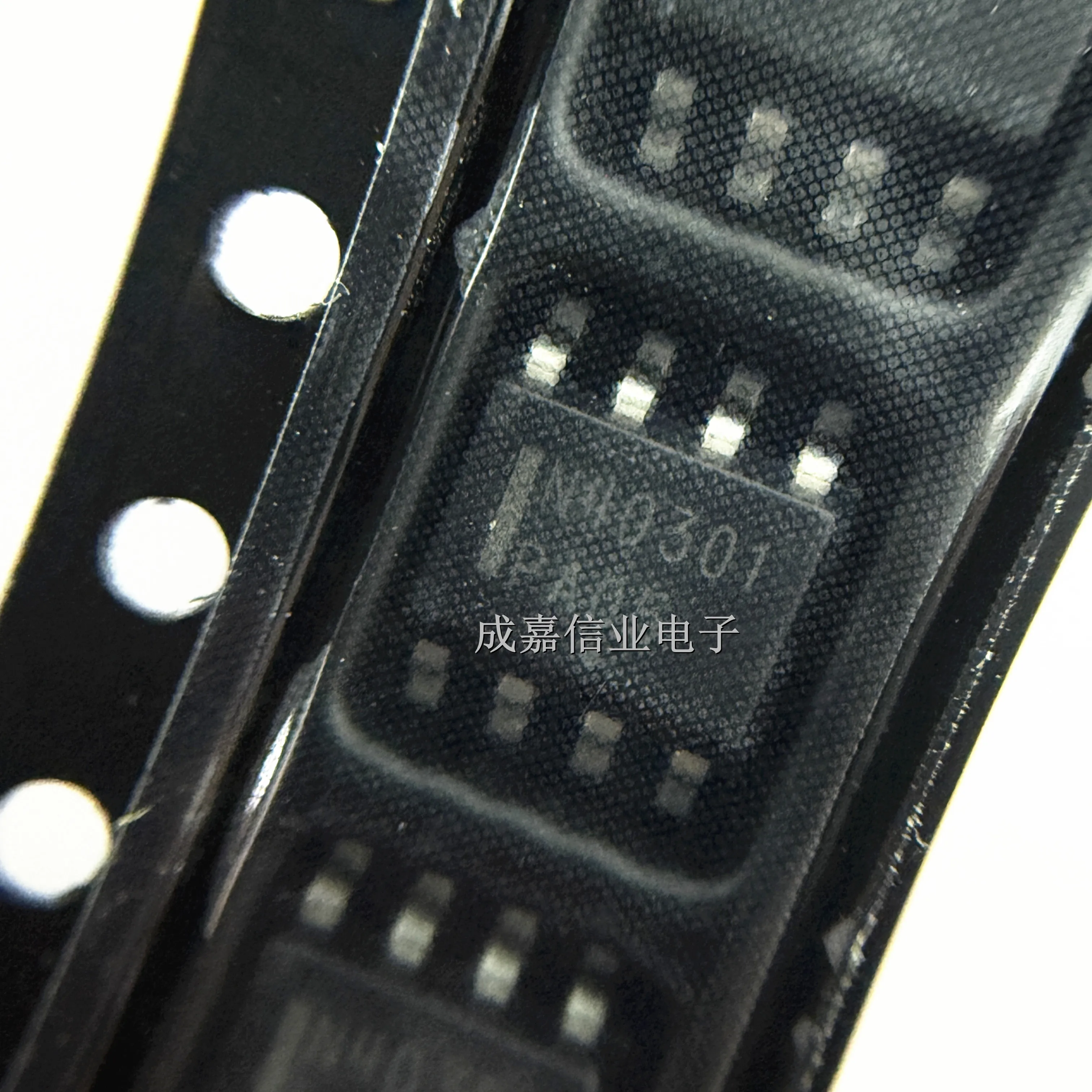 10 pz/lotto NSS40301MDR2G SOP-8 MARCATURA; N40301 NPN Transistor Bipolari - BJT MATCHATO LO VCE (SAT) 3A 40v