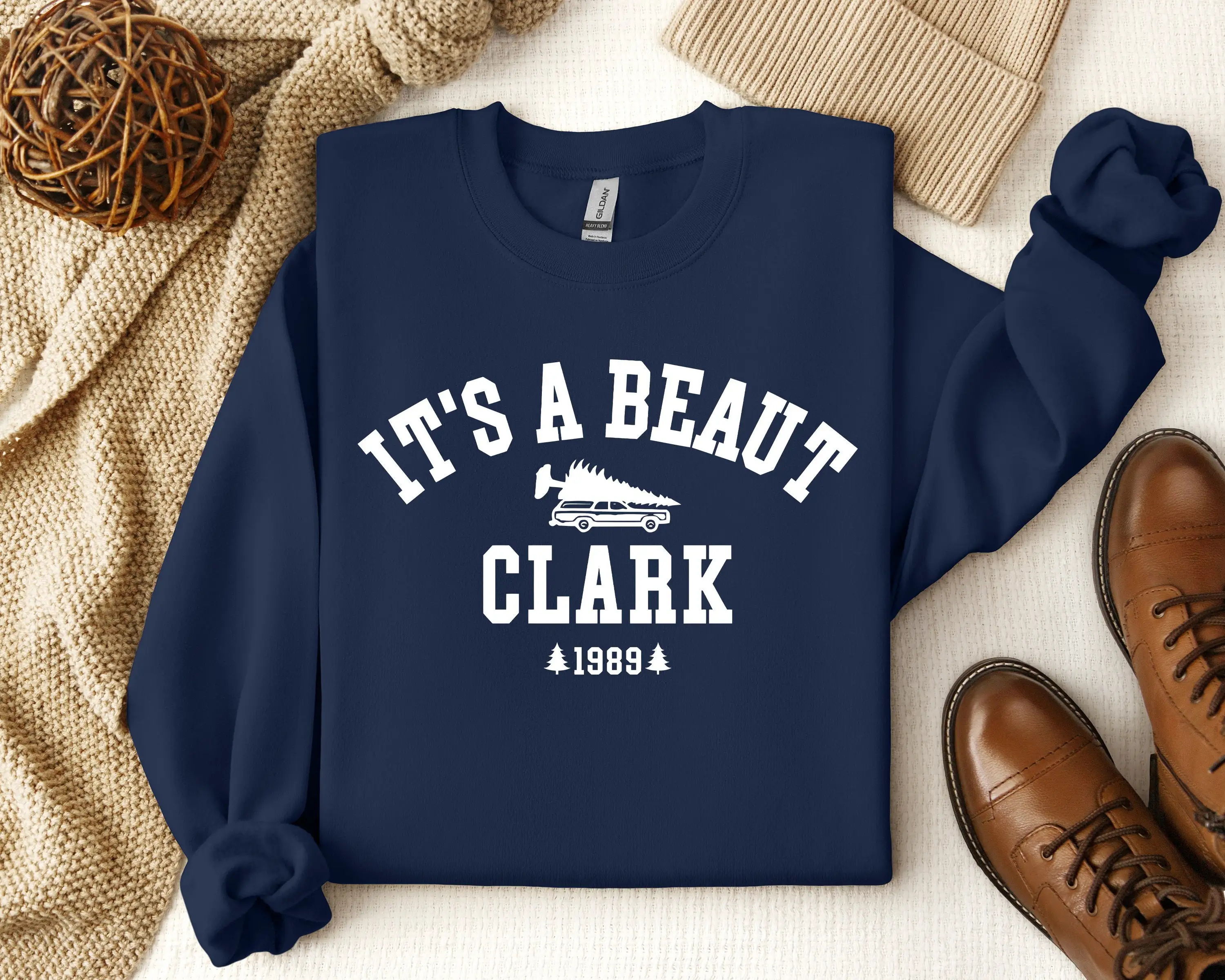 New Fashion Christmas Girl Sweatshirt It's A Beaut Clark Sweatshirt Christmas Gift for Lover Sweatshirt Christmas Vacation Shirt