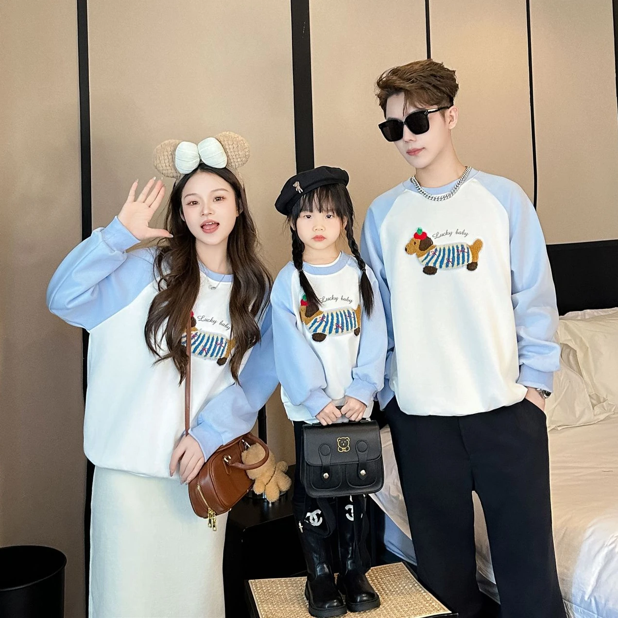 

Family Matching Sweatshirts Mom Dad and Daughter Son Long Sleeve Tops Clothing Korean Parent-child Clothes Baby Newborn Romper