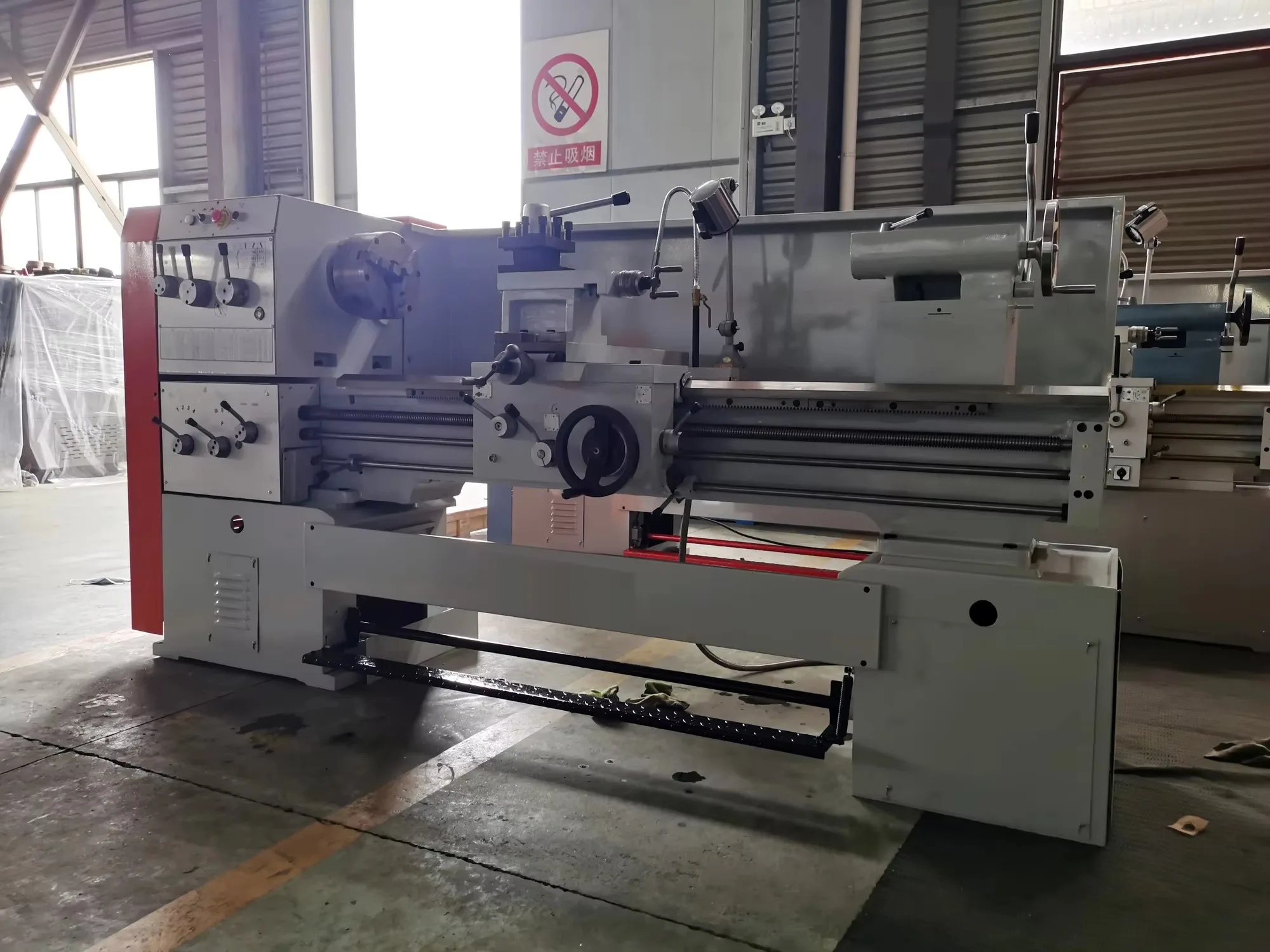 شراء مخرطة يدوية شديدة التحمل لقطع المسمار Lc510a 1500 مم