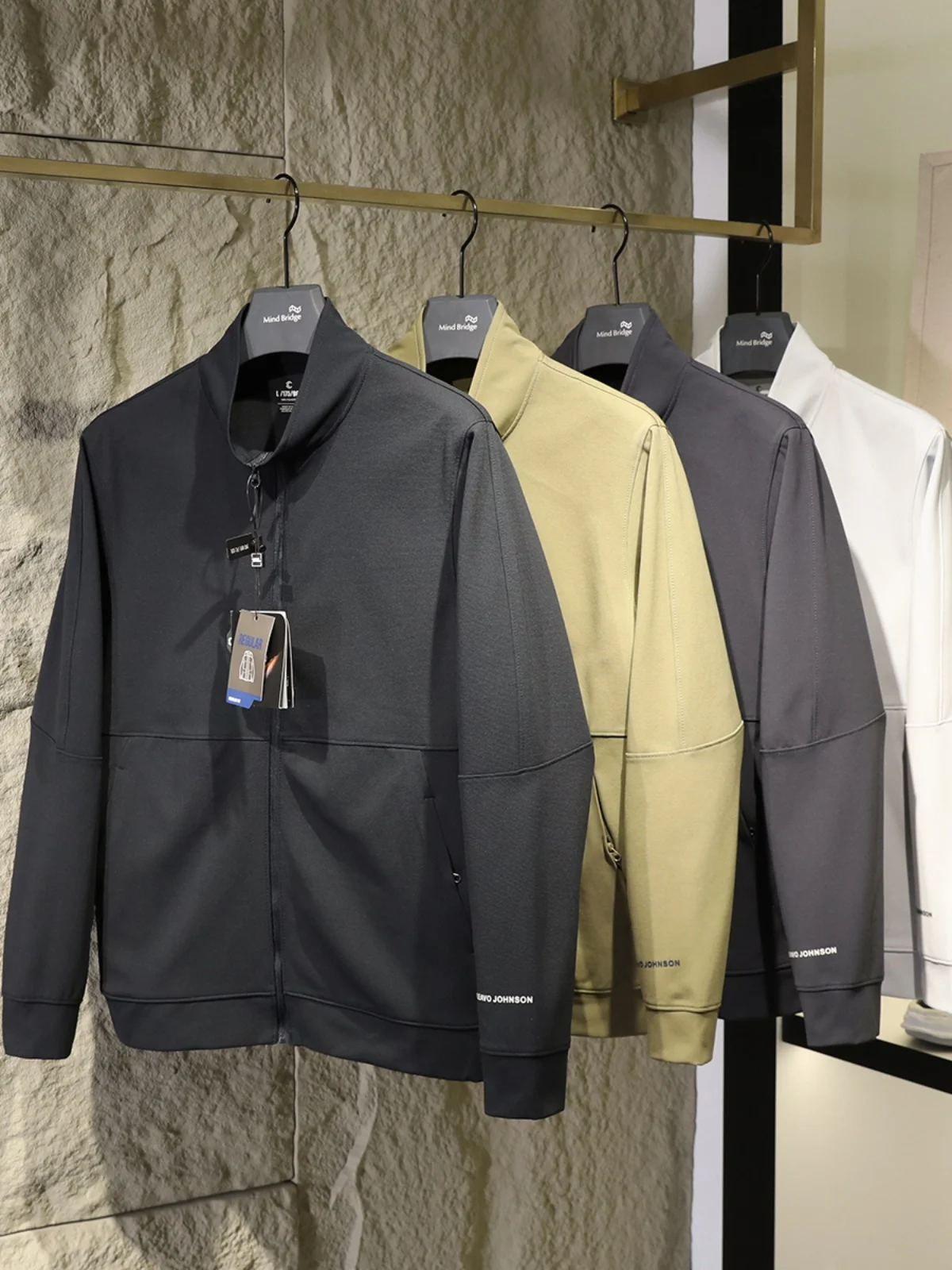 سترة محبوكة جديدة للربيع والخريف في الهواء الطلق سترة غير رسمية قابلة للتمدد وياقة واقفة