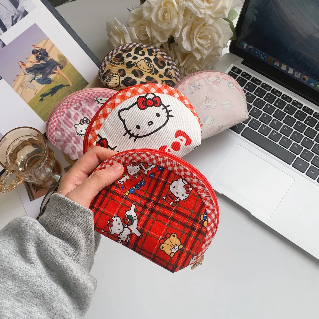 Cartoon Anime Hello Kitty Hand-held Zipper Shell Coin Purse for Girls Mini Simple Cute Children Wallet Bag Storage Device Gifts view 3