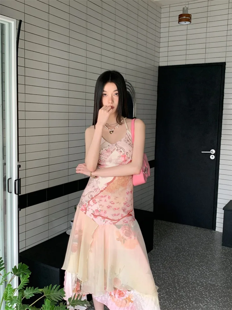 Vestido de gasa con volantes y cuello Halter con espalda descubierta y retazos florales franceses para mujer, vestido de hadas informal ajustado para vacaciones en la playa