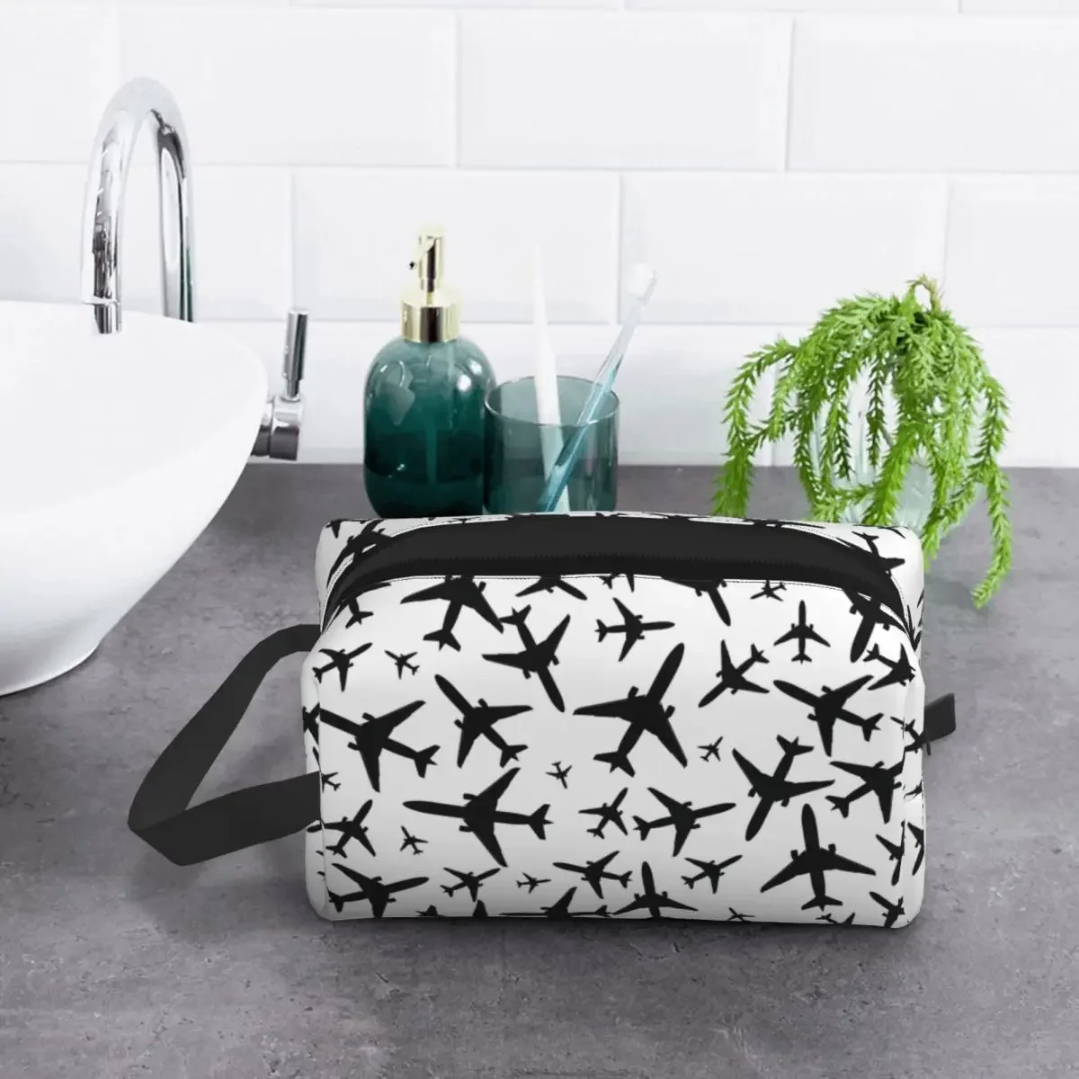 Travel Random Airplanes Pattern Toiletry Bag Cute Aviation Fighter Pilot Cosmetic Makeup Organizer Women Storage Dopp Kit Box