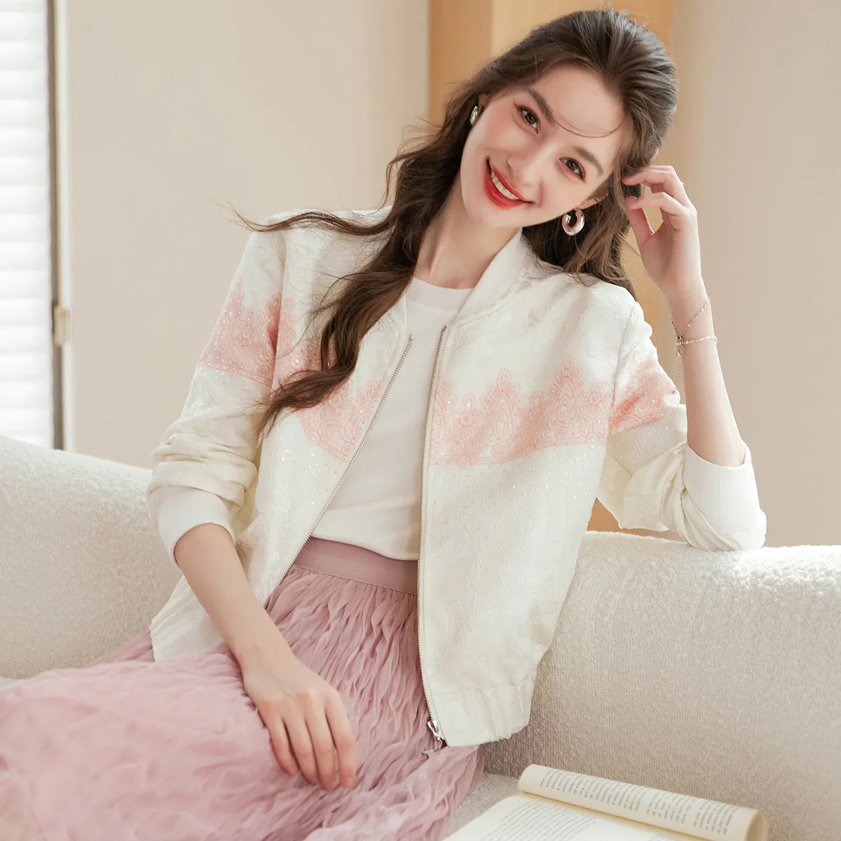 LOUIS YAO Exquisite Women's Cardigan Jacket 2025 Autumn Color Contrasting Ribbon Splicing Baseball Shirt Embroidered Zipper Coat