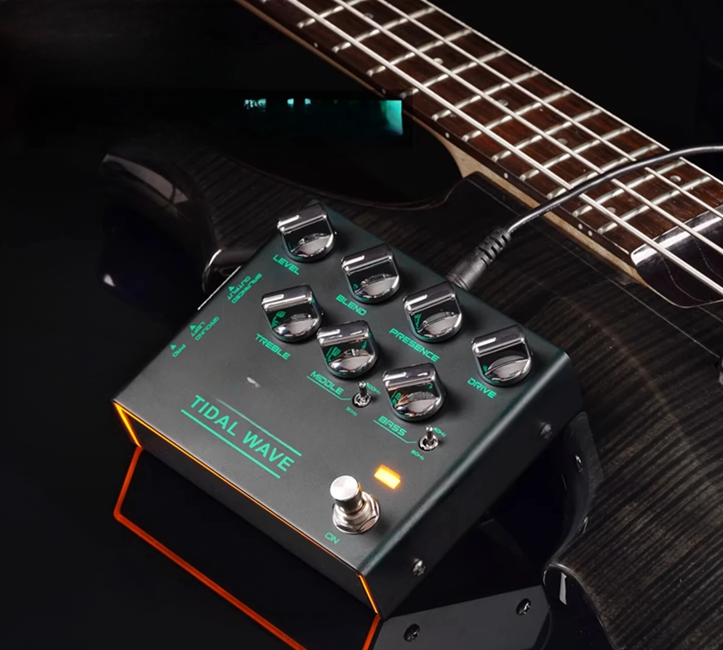 R-30 electric bass bass front-stage analog DI box monolithic effect speaker box simulation