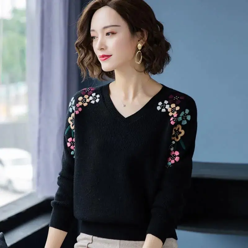 V-neck Embroidery knitted Pullovers Women Fashion Autumn Elastic Sweaters Large Size Casual Knitwear Tops Femme Bottoming Shirt