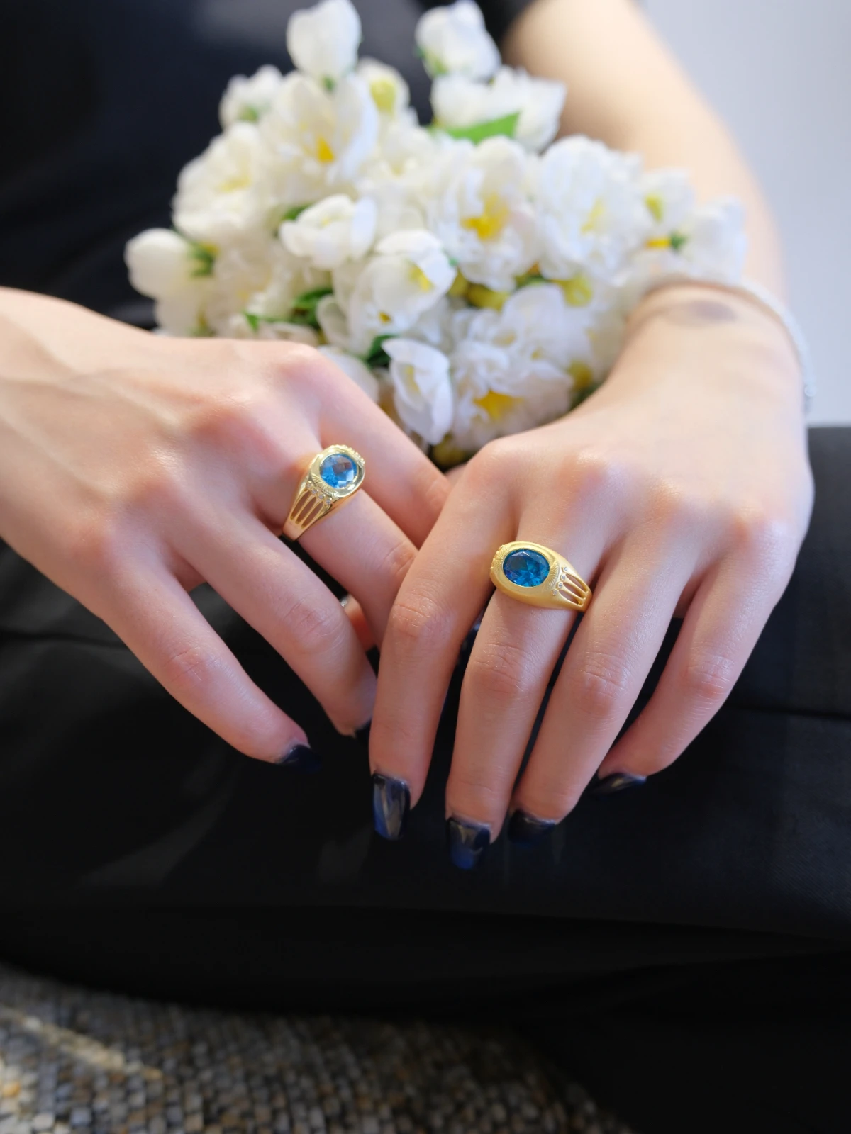 anello-in-argento-s925-placcato-con-topazio-naturale-e-zircone-blu-mare-gioiello-alla-moda-dal-design-elegante-a-prezzo-accessibile