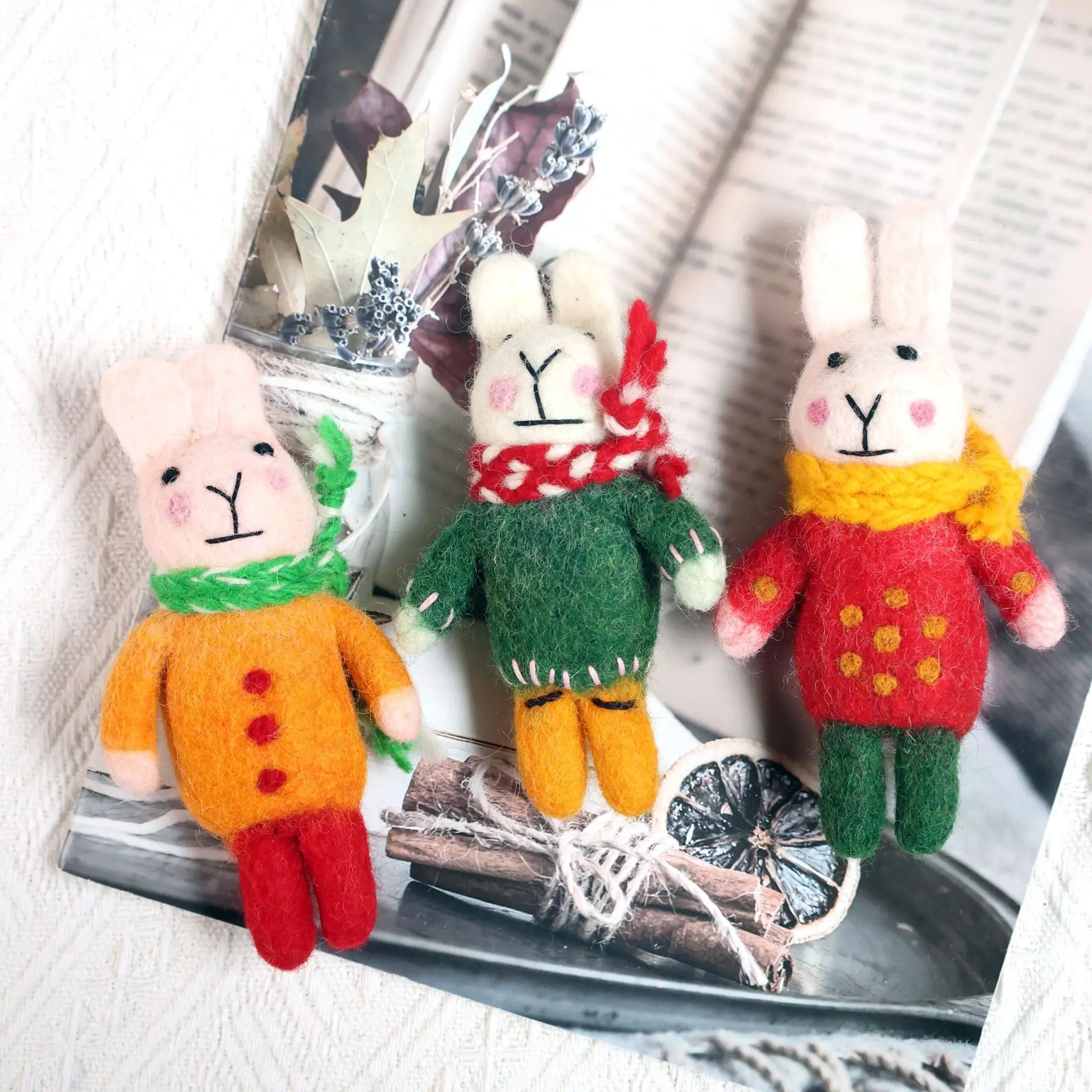 

Wool Felt Rabbit Cartoon Doll Keychain Cute Rabbit Bag Hanging Women Clothing Accessories Photography Small Props Couple Gift