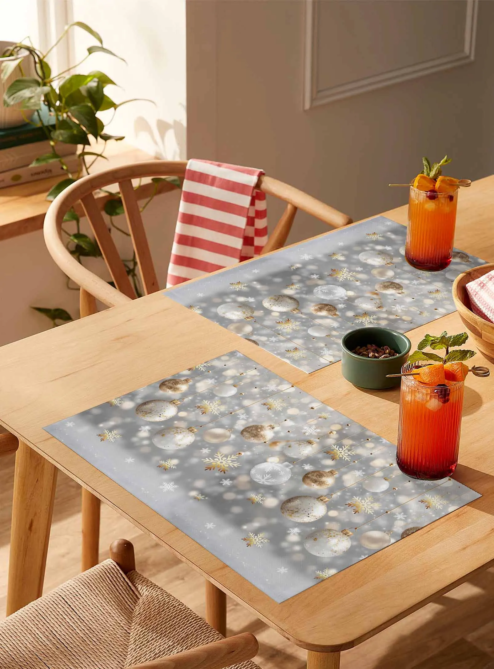

4/6 Pcs Winter Snowflake Colored Ball Placemat Wedding Party Dining Decor Linen Table Mat Kitchen Accessories