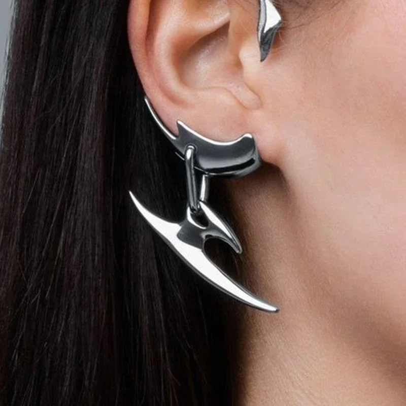 

Cyberpunk Hip Hop Unisex Ear Clip Gothic Punk Silver Color Dagger Earless Piercing Couple Earrings Accessories Jewelry Eardrop