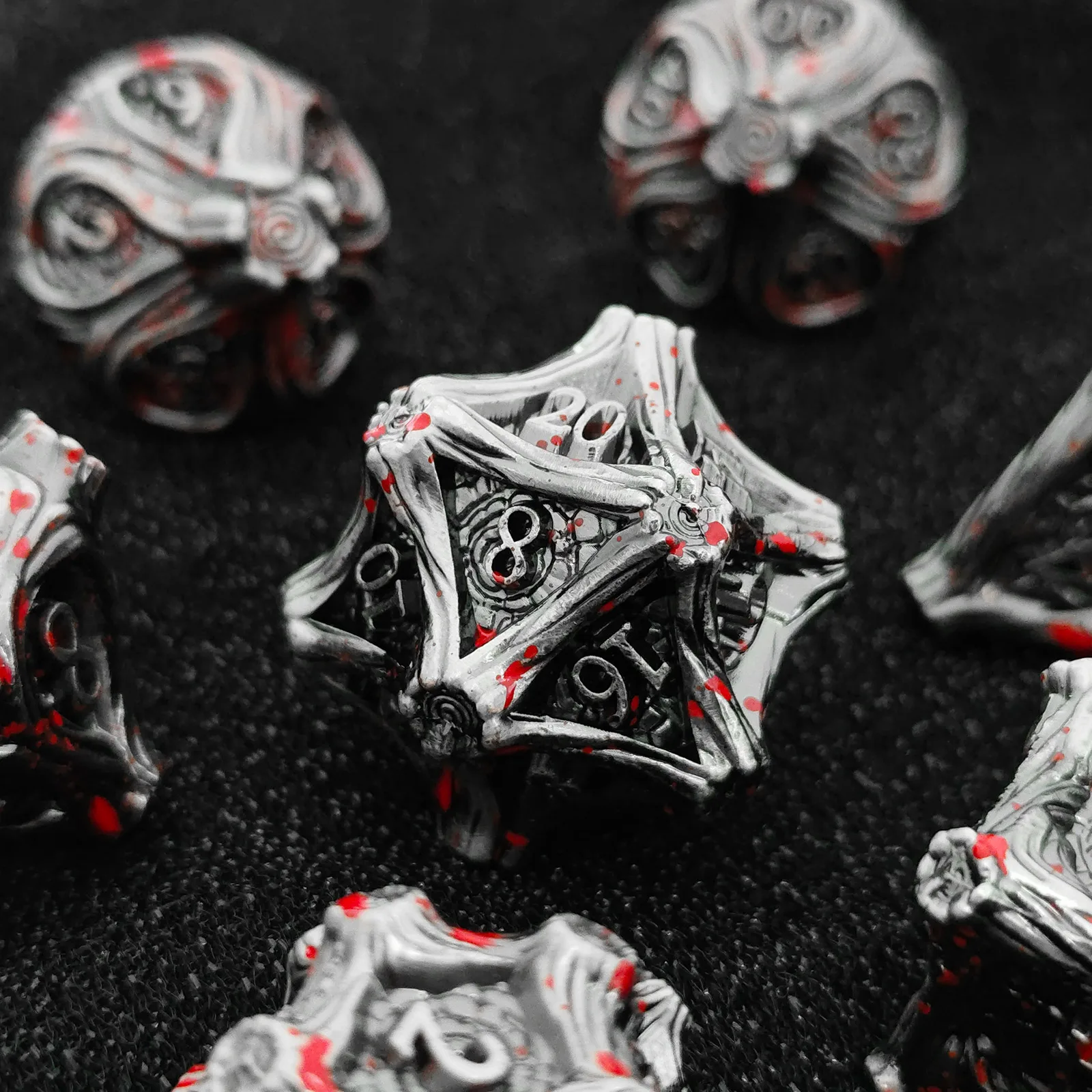 مجموعة نرد معدنية DND Dungeon and Dragon لألعاب الطاولة مجموعة RPG مكونة من 7 قطع مع تصميم فريد من نوعه D20 لعب الأدوار