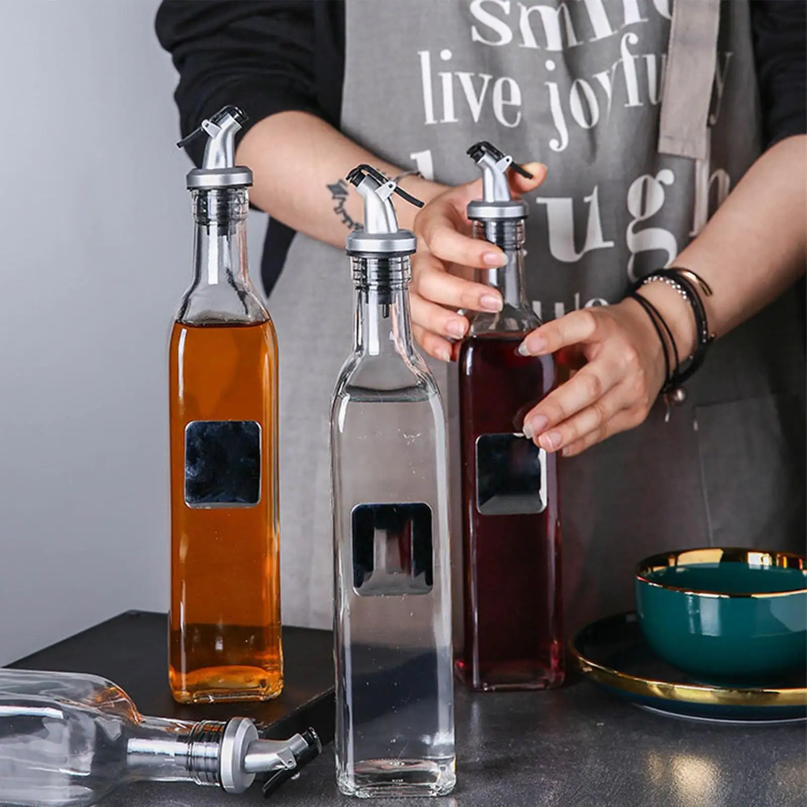 Olive Oil Bottle Stopper Kitchen Press Type Oil Guide Nozzle Sealed Leak-proof Spray Soy Sauce Seasoning Bottle Oil Nozzle Plug